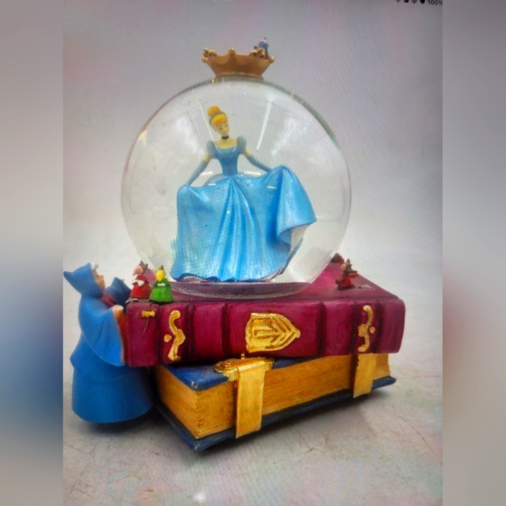 Disney Cinderella Snow Globe Fairy Godmother A Dream Is A Wish Your Heart Makes - Picture 1 of 6